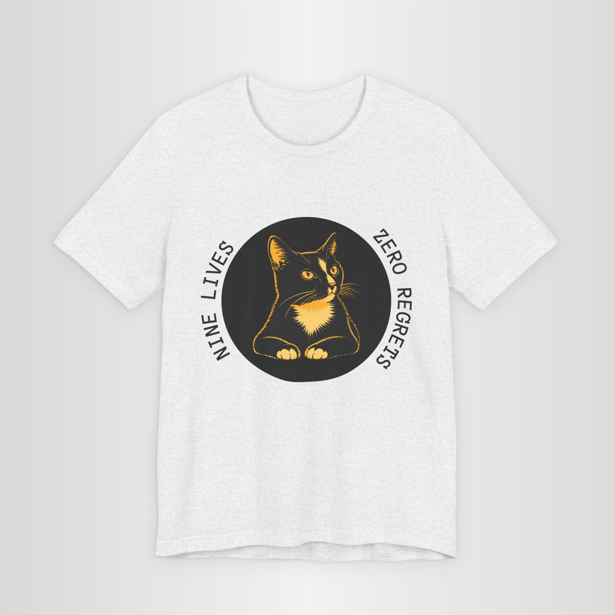 Nine Lives, Zero Regrets Cat T-Shirt | Pecho Réi Graphic Tee