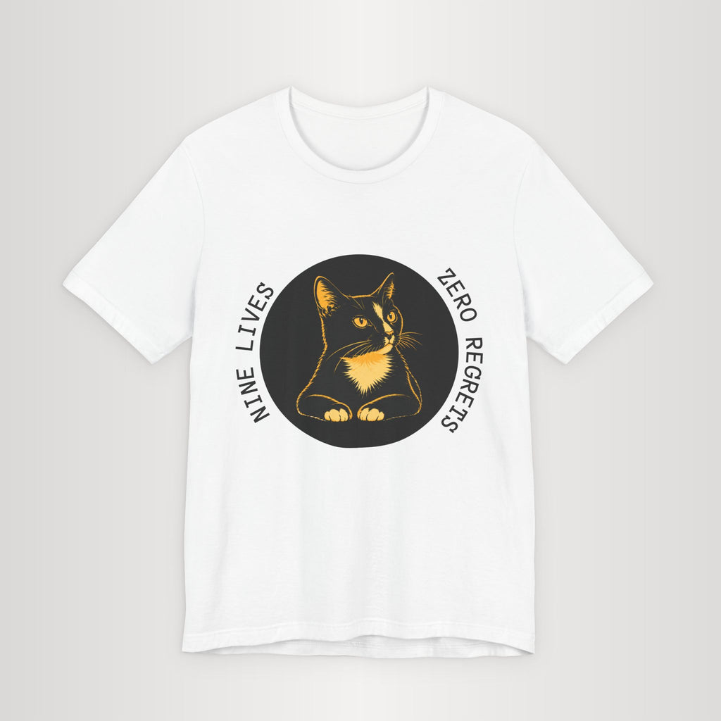 Nine Lives, Zero Regrets Cat T-Shirt | Pecho Réi Graphic Tee