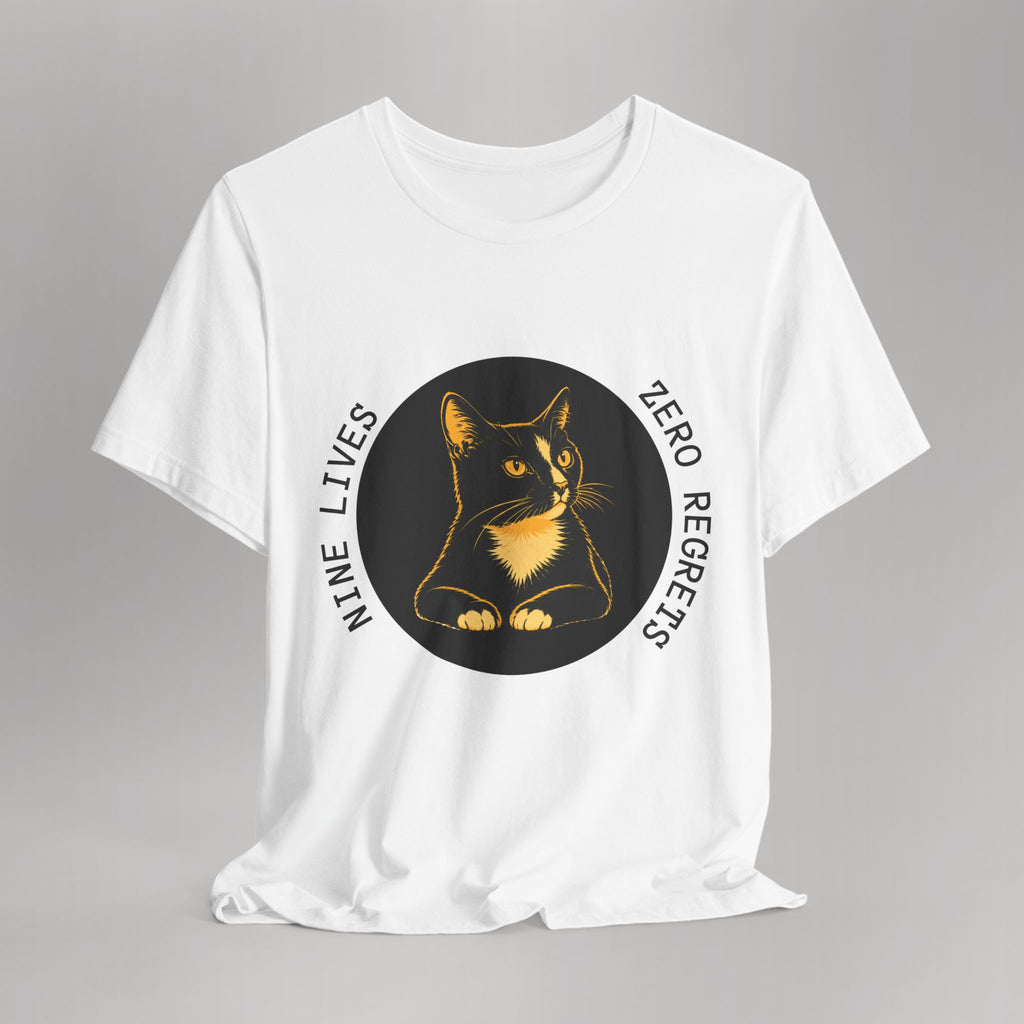 Nine Lives, Zero Regrets Cat T-Shirt | Pecho Réi Graphic Tee